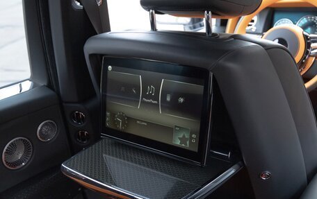 Rolls-Royce Cullinan, 2021 год, 37 000 000 рублей, 10 фотография