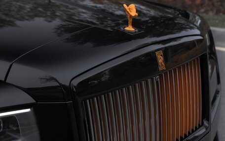 Rolls-Royce Cullinan, 2021 год, 37 000 000 рублей, 21 фотография