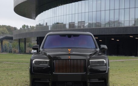 Rolls-Royce Cullinan, 2021 год, 37 000 000 рублей, 20 фотография