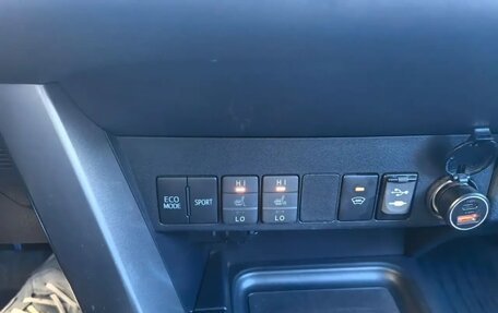 Toyota RAV4, 2019 год, 2 549 000 рублей, 9 фотография