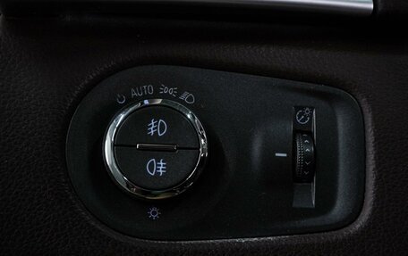 Cadillac SRX II рестайлинг, 2011 год, 1 049 000 рублей, 18 фотография