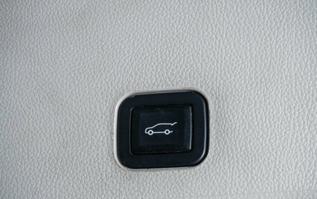 Cadillac SRX II рестайлинг, 2011 год, 1 049 000 рублей, 26 фотография