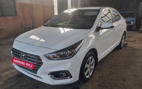 Hyundai Solaris II рестайлинг, 2017 год, 1 300 000 рублей, 2 фотография