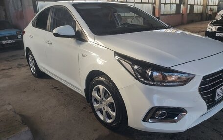 Hyundai Solaris II рестайлинг, 2017 год, 1 300 000 рублей, 3 фотография
