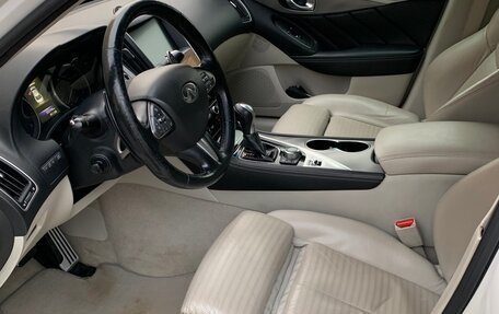 Infiniti Q50 I рестайлинг, 2014 год, 1 350 000 рублей, 13 фотография