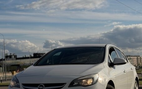 Opel Astra J, 2012 год, 680 000 рублей, 1 фотография