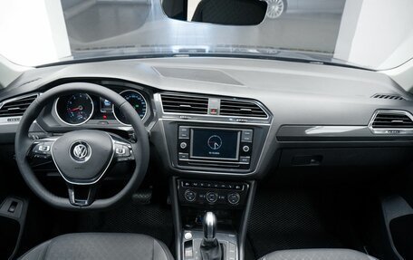 Volkswagen Tiguan II, 2017 год, 2 149 000 рублей, 8 фотография