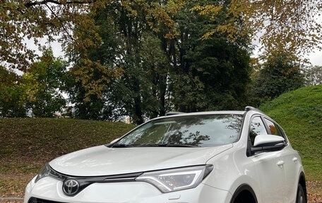 Toyota RAV4, 2018 год, 3 200 000 рублей, 1 фотография