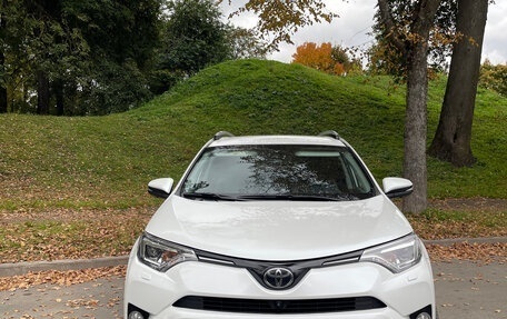 Toyota RAV4, 2018 год, 3 200 000 рублей, 7 фотография