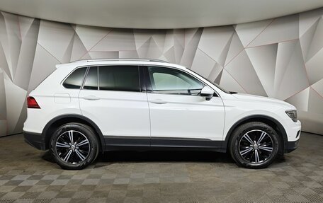 Volkswagen Tiguan II, 2017 год, 2 497 000 рублей, 6 фотография