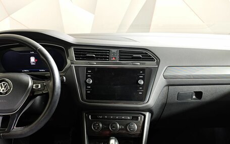 Volkswagen Tiguan II, 2017 год, 2 497 000 рублей, 15 фотография