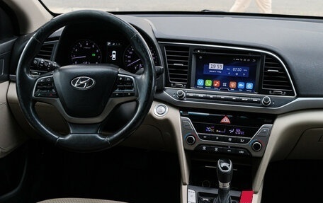 Hyundai Elantra VI рестайлинг, 2018 год, 1 299 000 рублей, 10 фотография