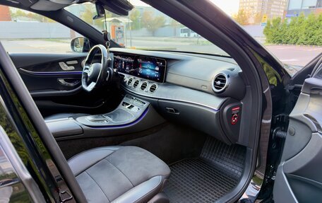 Mercedes-Benz E-Класс, 2021 год, 4 500 000 рублей, 23 фотография