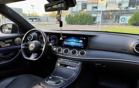 Mercedes-Benz E-Класс, 2021 год, 4 500 000 рублей, 34 фотография