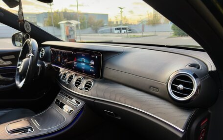 Mercedes-Benz E-Класс, 2021 год, 4 500 000 рублей, 32 фотография