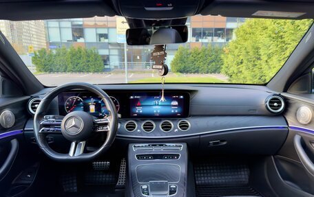 Mercedes-Benz E-Класс, 2021 год, 4 500 000 рублей, 31 фотография