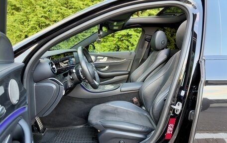 Mercedes-Benz E-Класс, 2021 год, 4 500 000 рублей, 24 фотография