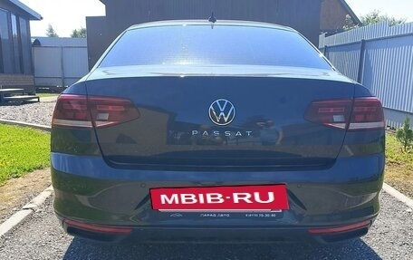 Volkswagen Passat B8 рестайлинг, 2021 год, 2 330 000 рублей, 2 фотография