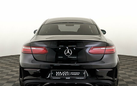 Mercedes-Benz E-Класс, 2019 год, 3 900 000 рублей, 6 фотография