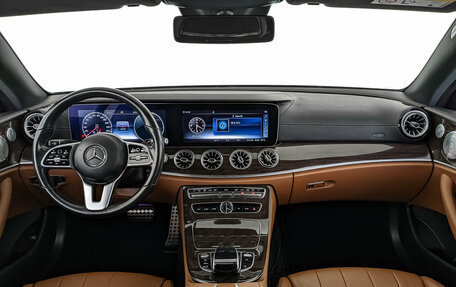 Mercedes-Benz E-Класс, 2019 год, 3 900 000 рублей, 14 фотография
