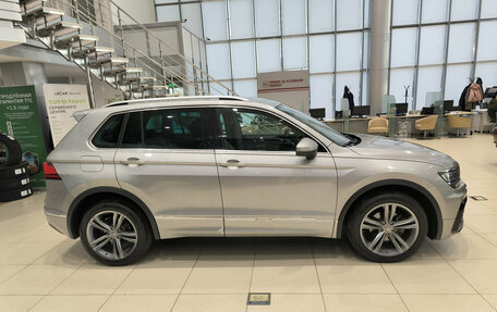 Volkswagen Tiguan II, 2018 год, 2 700 000 рублей, 5 фотография