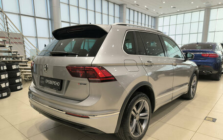 Volkswagen Tiguan II, 2018 год, 2 700 000 рублей, 6 фотография
