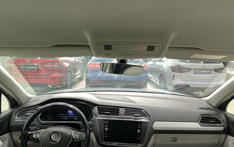 Volkswagen Tiguan II, 2018 год, 2 700 000 рублей, 17 фотография