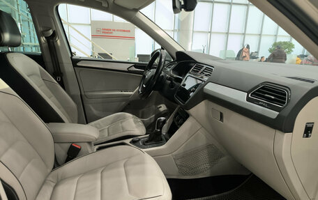 Volkswagen Tiguan II, 2018 год, 2 700 000 рублей, 13 фотография