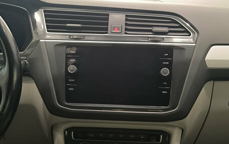 Volkswagen Tiguan II, 2018 год, 2 700 000 рублей, 18 фотография