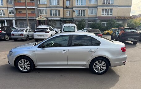 Volkswagen Jetta VI, 2013 год, 650 000 рублей, 2 фотография