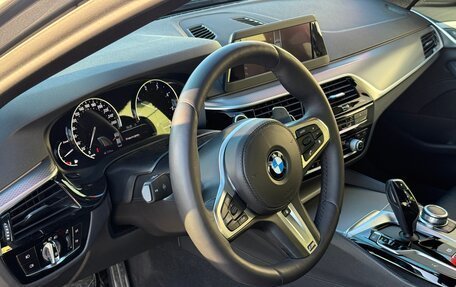 BMW 5 серия, 2019 год, 2 800 000 рублей, 10 фотография