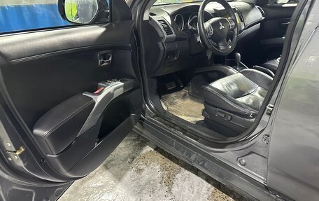 Mitsubishi Outlander III рестайлинг 3, 2011 год, 790 000 рублей, 4 фотография
