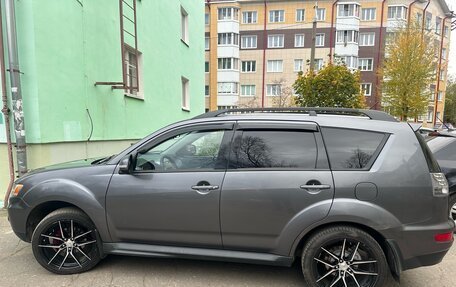 Mitsubishi Outlander III рестайлинг 3, 2011 год, 790 000 рублей, 2 фотография