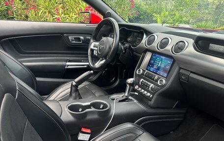 Ford Mustang VI рестайлинг, 2019 год, 3 300 000 рублей, 19 фотография