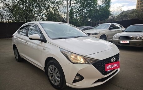 Hyundai Solaris II рестайлинг, 2022 год, 1 620 000 рублей, 4 фотография