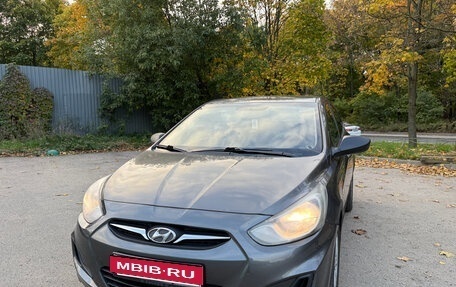 Hyundai Solaris II рестайлинг, 2011 год, 600 000 рублей, 20 фотография