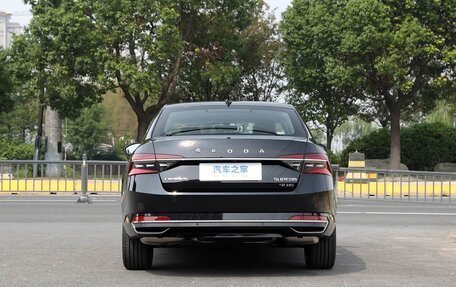 Skoda Superb III рестайлинг, 2026 год, 2 670 000 рублей, 5 фотография