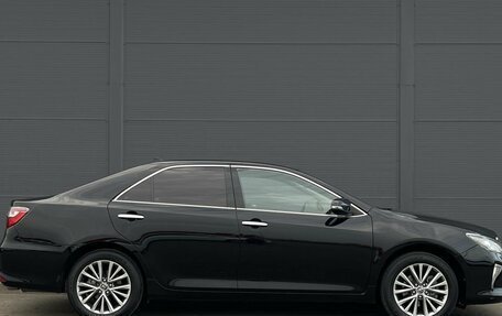Toyota Camry, 2017 год, 2 100 000 рублей, 4 фотография