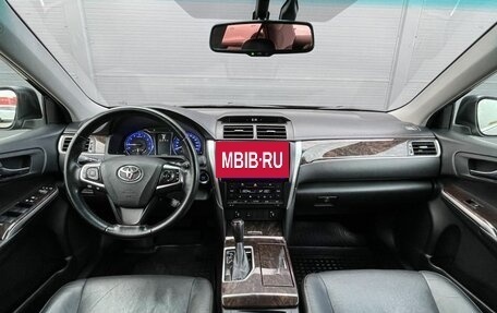 Toyota Camry, 2017 год, 2 100 000 рублей, 13 фотография