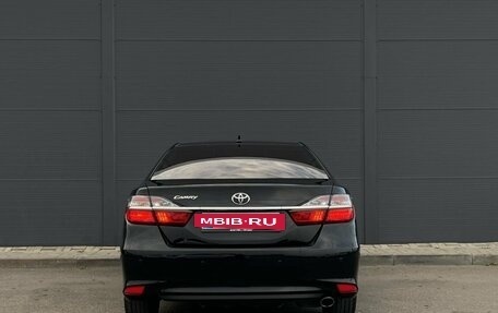 Toyota Camry, 2017 год, 2 100 000 рублей, 6 фотография