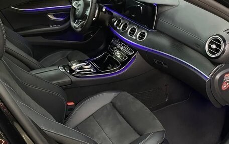 Mercedes-Benz E-Класс, 2017 год, 2 500 000 рублей, 6 фотография
