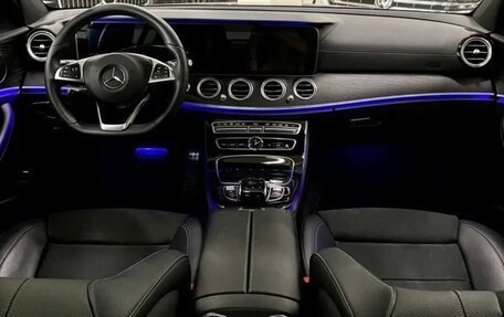 Mercedes-Benz E-Класс, 2017 год, 2 500 000 рублей, 4 фотография