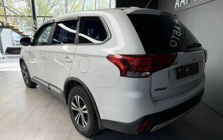 Mitsubishi Outlander III рестайлинг 3, 2016 год, 1 755 000 рублей, 5 фотография