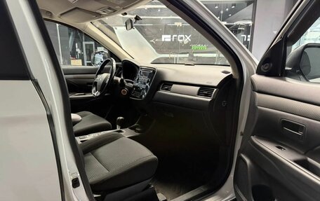 Mitsubishi Outlander III рестайлинг 3, 2016 год, 1 755 000 рублей, 17 фотография