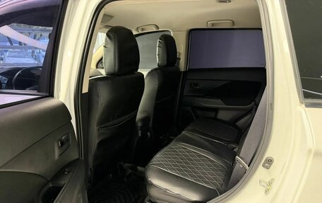 Mitsubishi Outlander III рестайлинг 3, 2016 год, 1 755 000 рублей, 15 фотография