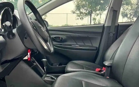 Toyota Yaris XP150 рестайлинг, 2023 год, 1 149 099 рублей, 7 фотография