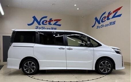 Toyota Voxy III, 2021 год, 1 864 009 рублей, 3 фотография