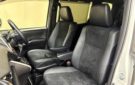 Toyota Voxy III, 2021 год, 1 864 009 рублей, 14 фотография