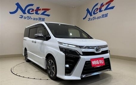 Toyota Voxy III, 2021 год, 1 864 009 рублей, 2 фотография