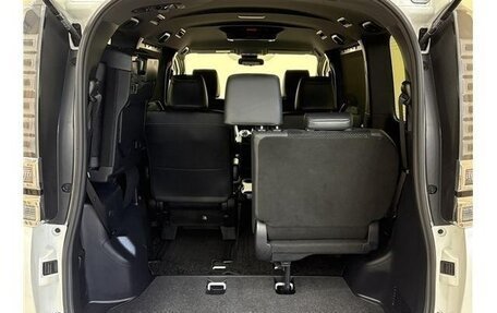 Toyota Voxy III, 2021 год, 1 864 009 рублей, 19 фотография
